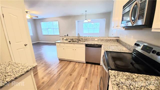 Building Photo - 14427 Laurel Tree Ln