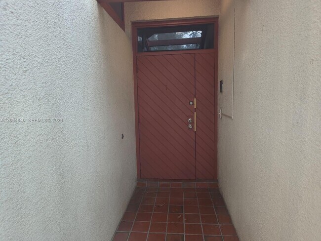 Foto del edificio - 7001 Loch Isle Dr S