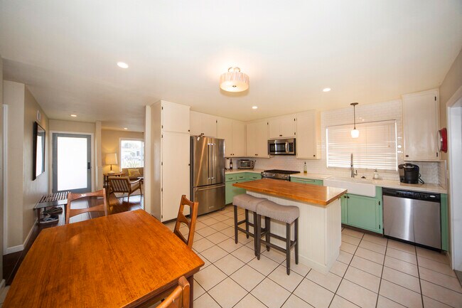 Building Photo - 6701 Partridge Dr