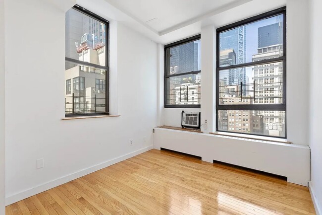 Building Photo - 102 Fulton St