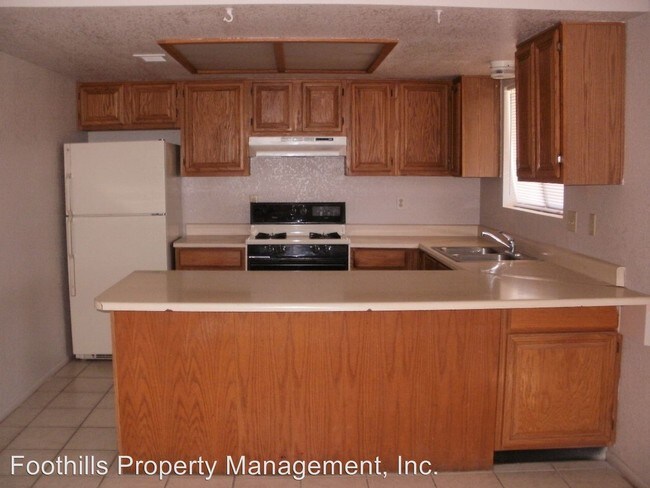 Building Photo - 2 br, 1 bath Apartment - 1629 Birch Street #1