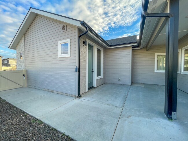 Foto del edificio - 6273 S Binky Ave