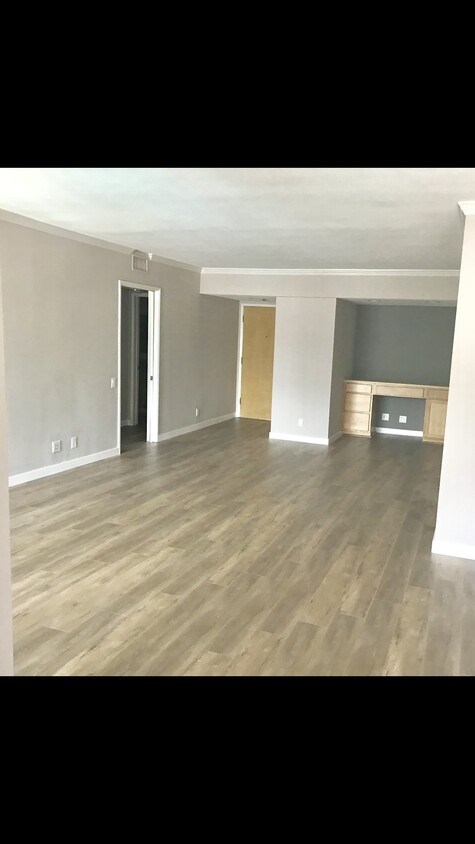 Foto principal - 4915 Tyrone Ave