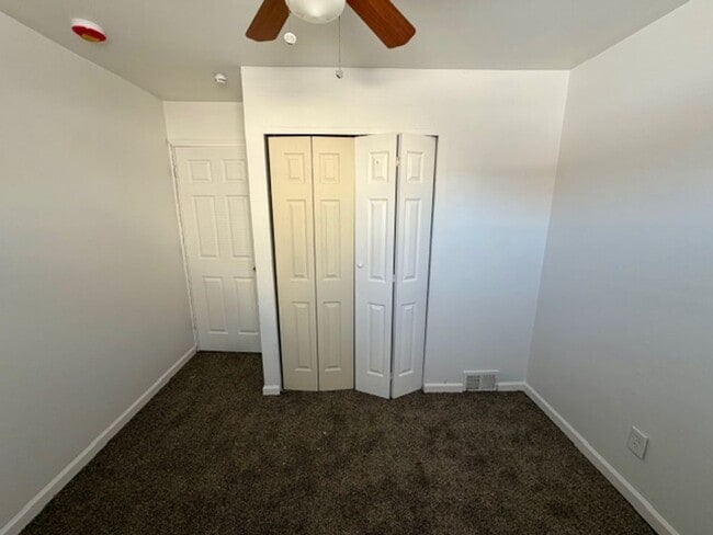 Foto del edificio - Updated 3 bedroom 1 bath,  home ready for Section 8 Tenant call KPM Detroit (313)429-3244