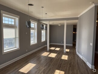 Building Photo - 822 S 8th St