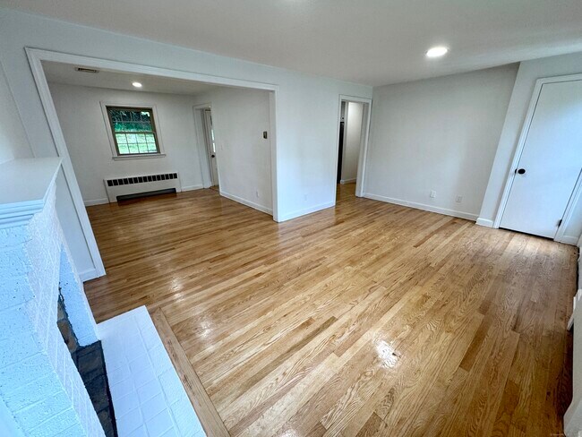 Foto del edificio - 30 Fairview Dr
