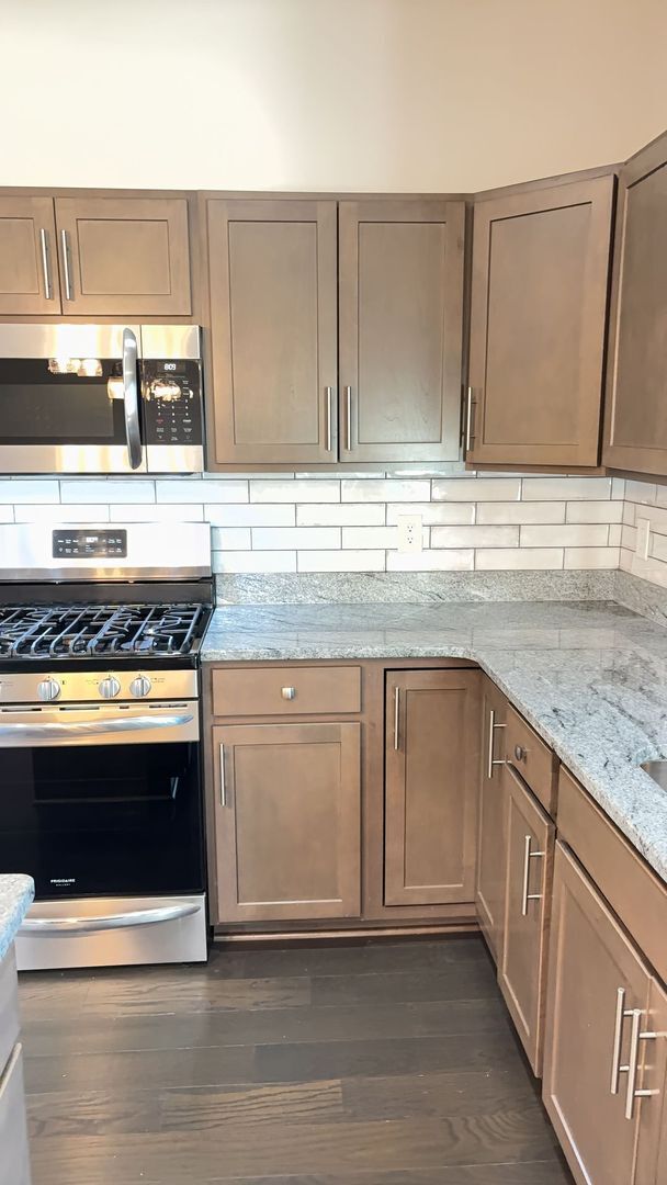 Foto del edificio - AVAILABLE NOW!! Beautiful 4 bd in Cambridg...