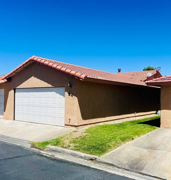 Building Photo - 27535 Lakeview Dr