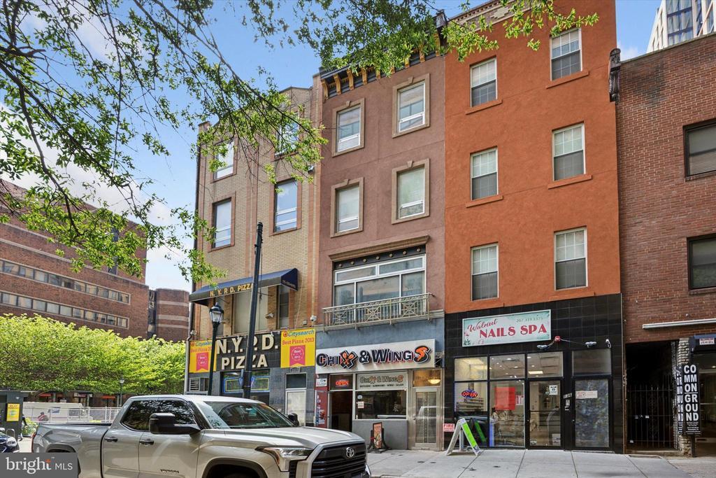 Foto principal - 138 S 11th St