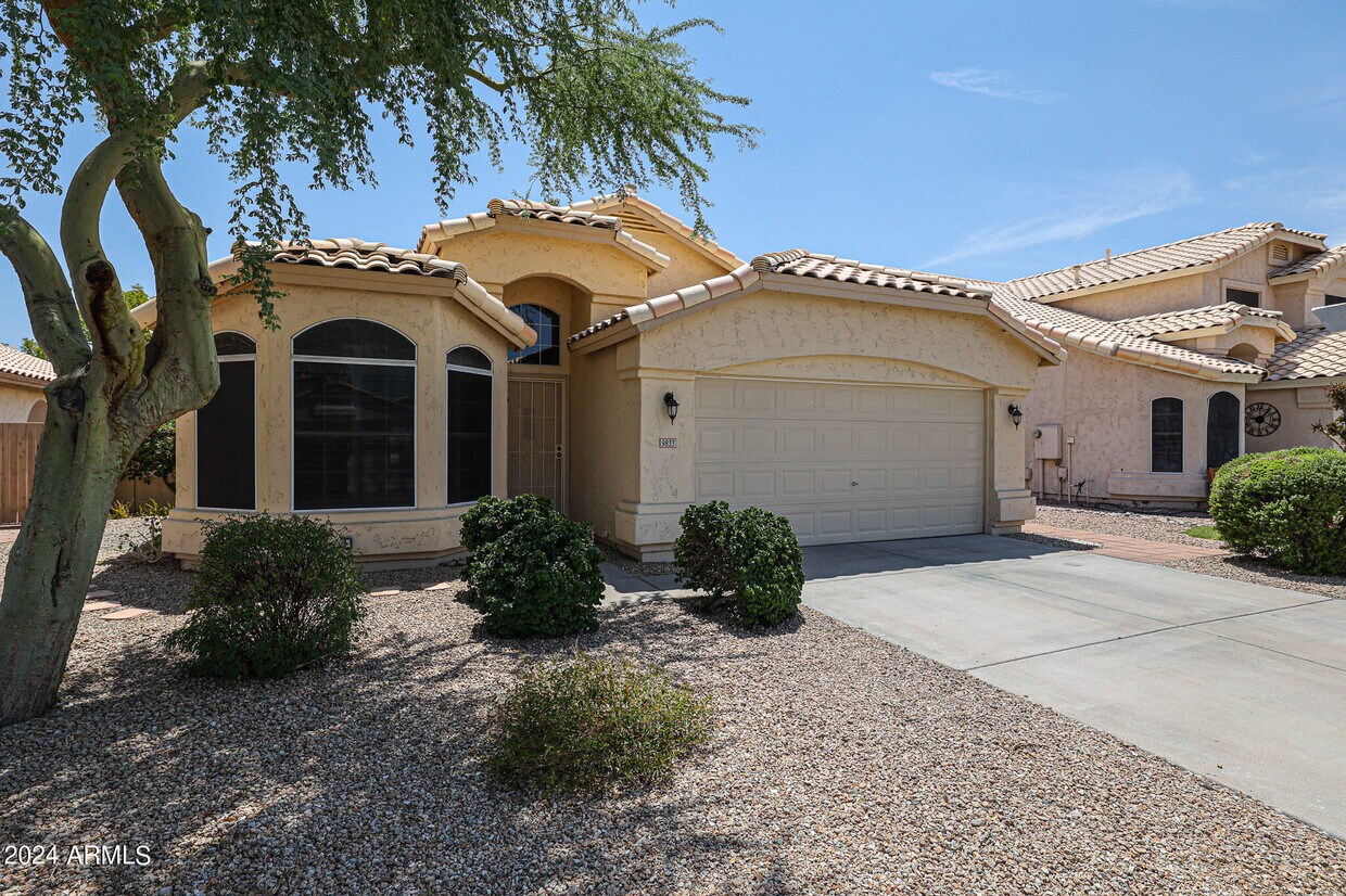Primary Photo - 9833 W Yukon Dr