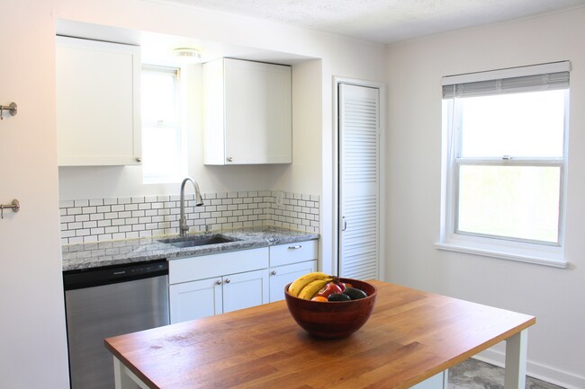 Foto del edificio - 3806 Gardner Ave