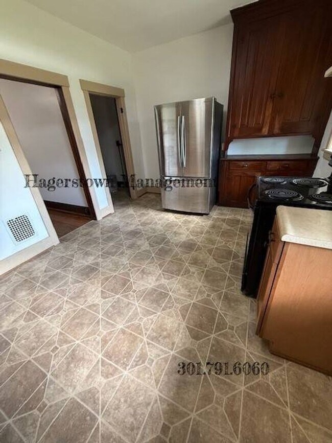 Foto del edificio - Beautiful 3 BR 1 BA Duplex