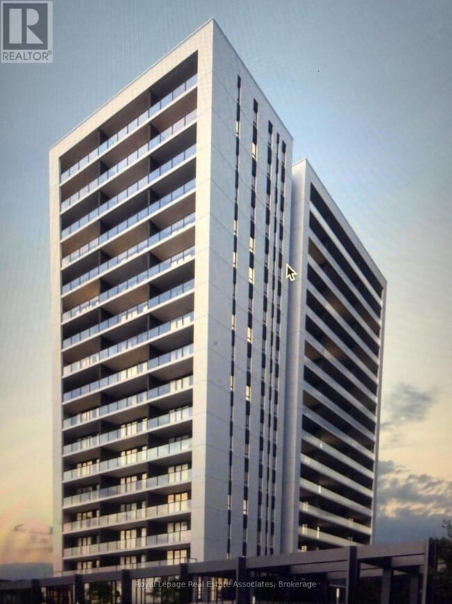 Building Photo - 741 King St W