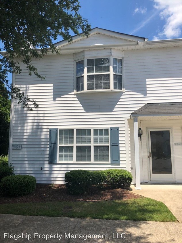 Foto principal - 985 Spring Forest Rd