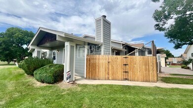 Building Photo - 6951 W 87th Way