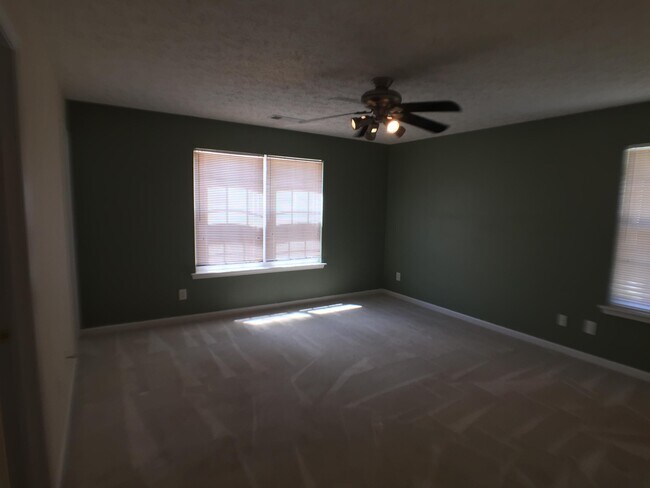 Building Photo - 182 Ilex Dr