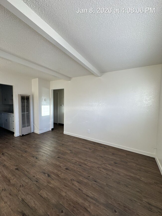 Building Photo - 3236