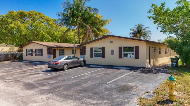 Foto del edificio - 260 NW 40th Ct