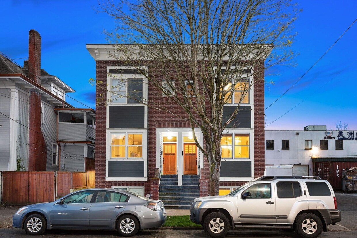 Primary Photo - 728 NE Tillamook St
