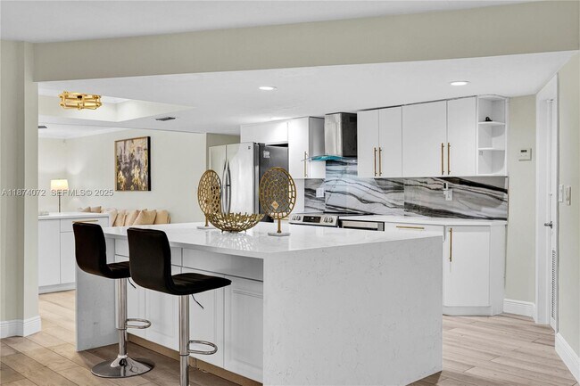 Building Photo - 5706 Guava Dr