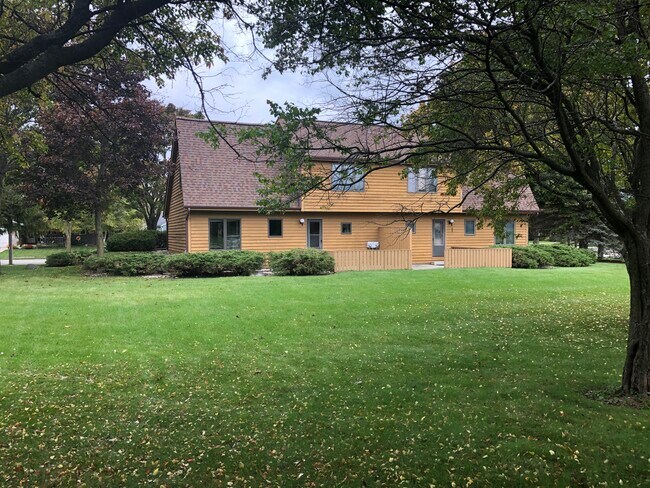 Building Photo - 603 W Briarknoll Ct