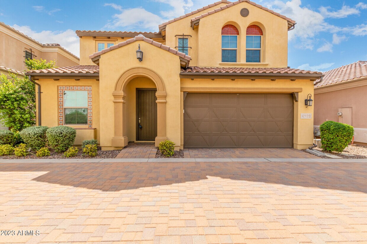 Primary Photo - 4128 S Greythorne Way