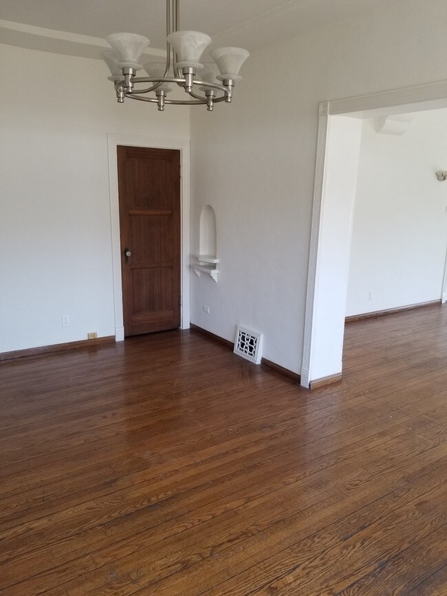 Foto del edificio - 855 S Shenandoah St