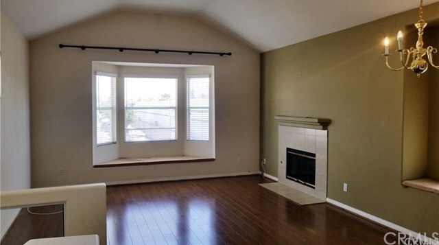 Foto principal - 5235 Lincoln Ave