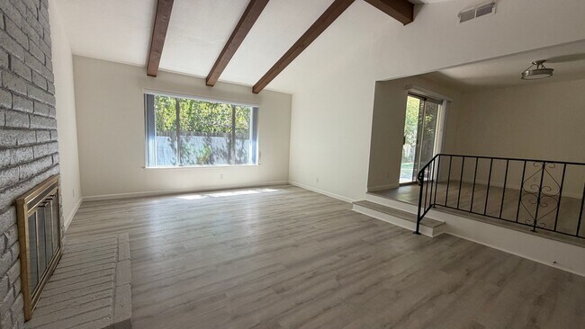 Foto del edificio - 7737 Southcliff Dr