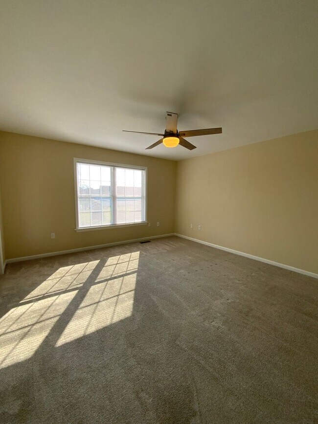 Building Photo - Great town home in Sterling Place