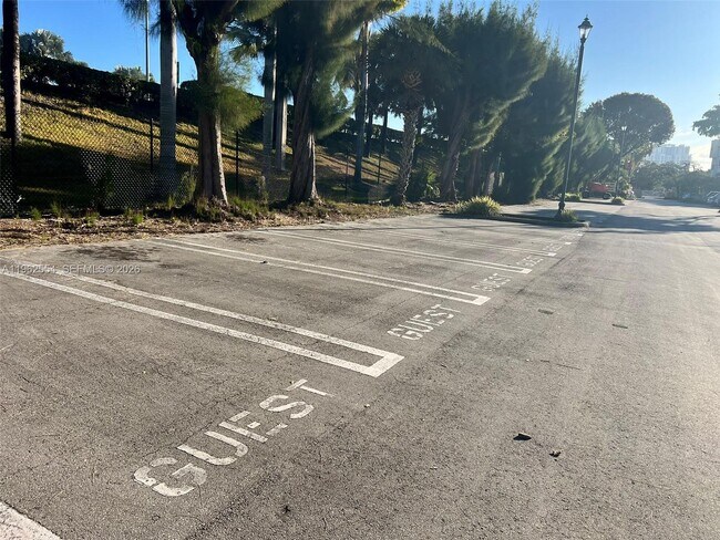 Foto del edificio - 8103 Camino Real