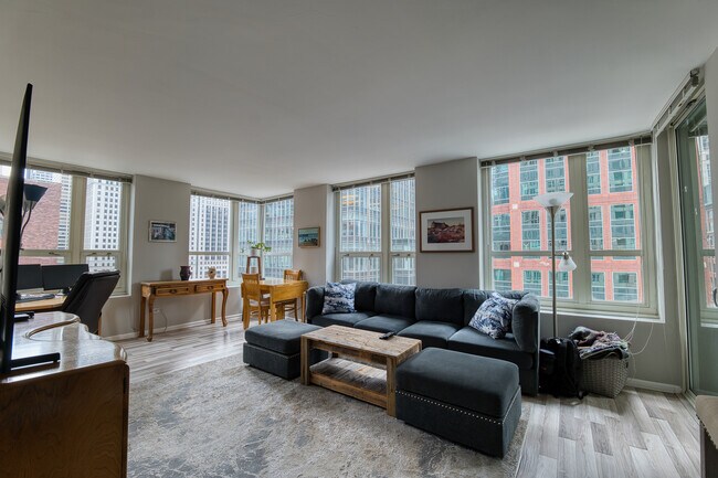 Foto del edificio - 345 N La Salle Dr