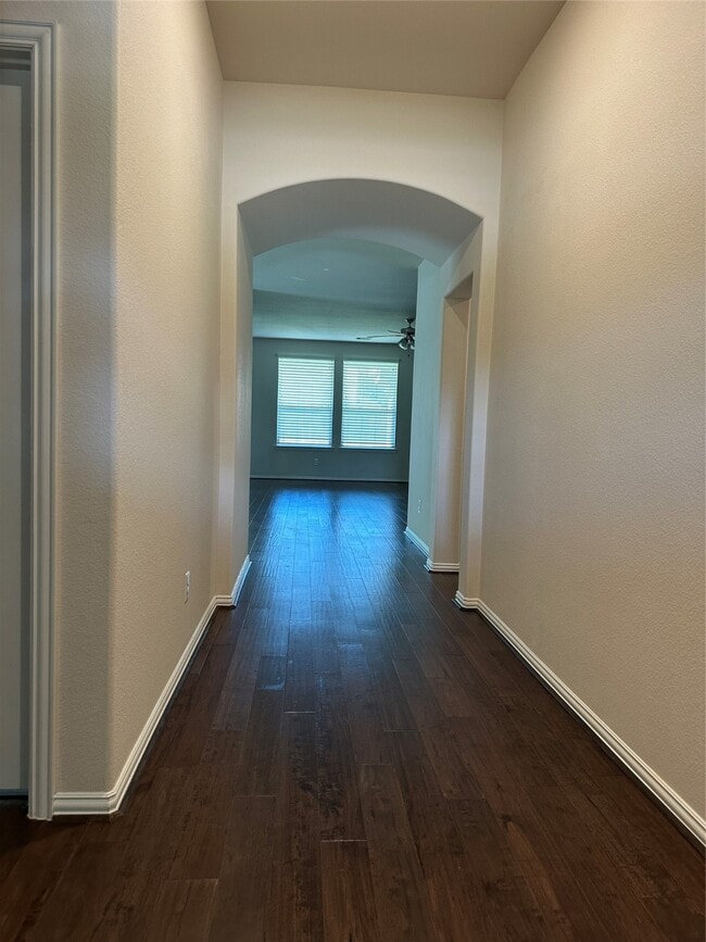 Building Photo - 16030 Dehay Ln