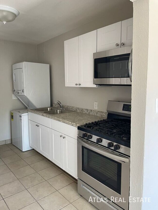 Foto del edificio - 1741 W Desert Cove Ave