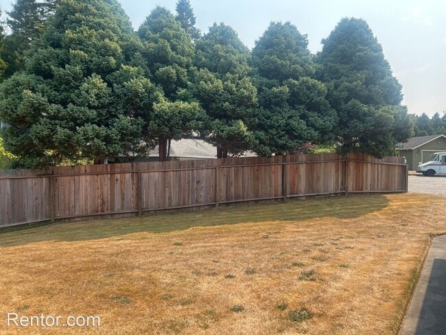 Building Photo - 3 br, 2 bath House - 2149 Woodcrest Court