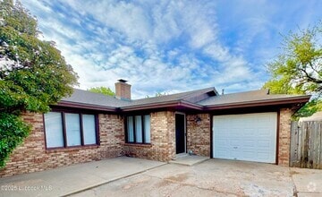 Building Photo - 4409 75th Dr