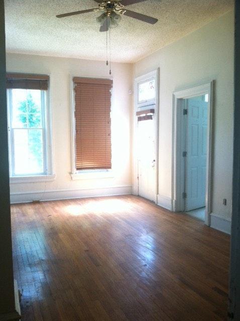 Foto del edificio - 106 N Jefferson St