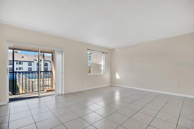 Building Photo - 2507 N Alafaya Trail