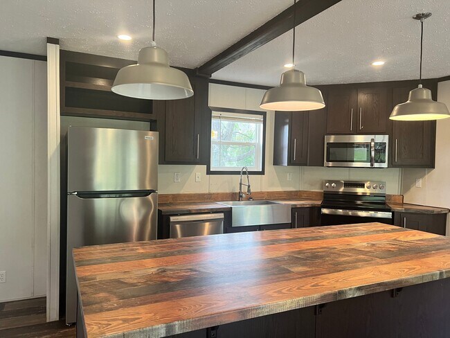 Foto del edificio - 230 Grandstaff Dr