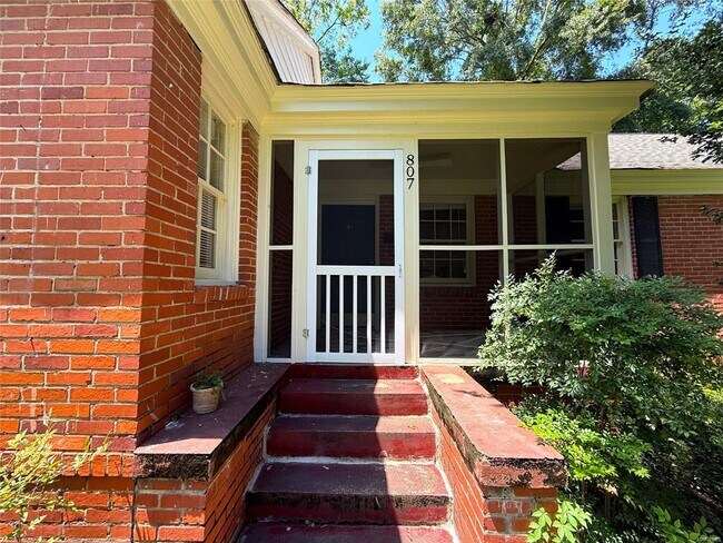 Foto del edificio - 807 E Edgemont Ave