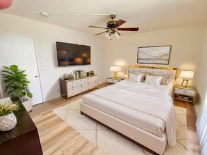 Building Photo - 2014 Ridgeley Dr