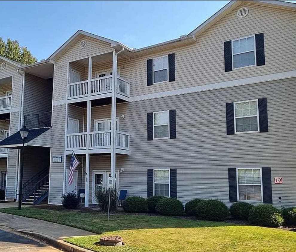 Primary Photo - Spacious 2/2 Apartment Ready For Move In Now!