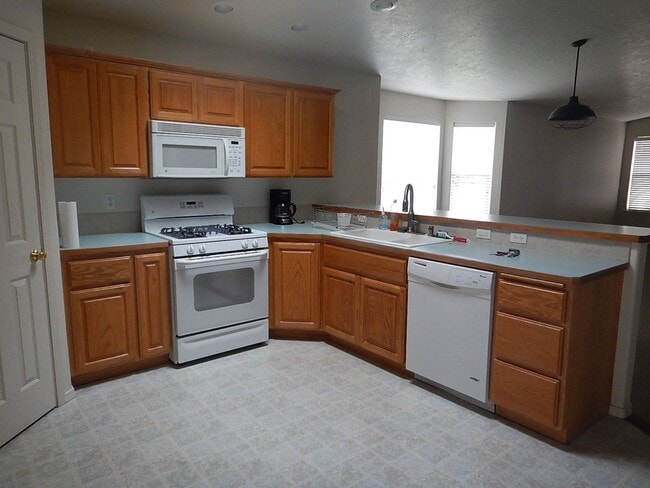 Building Photo - 3 Bedroom, 2 Bathroom at End of Cul-De-Sac
