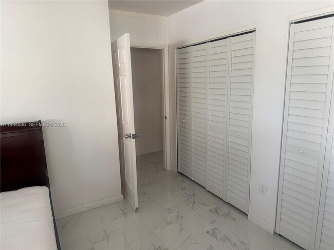 Foto del edificio - 1261 NE 209th Terrace