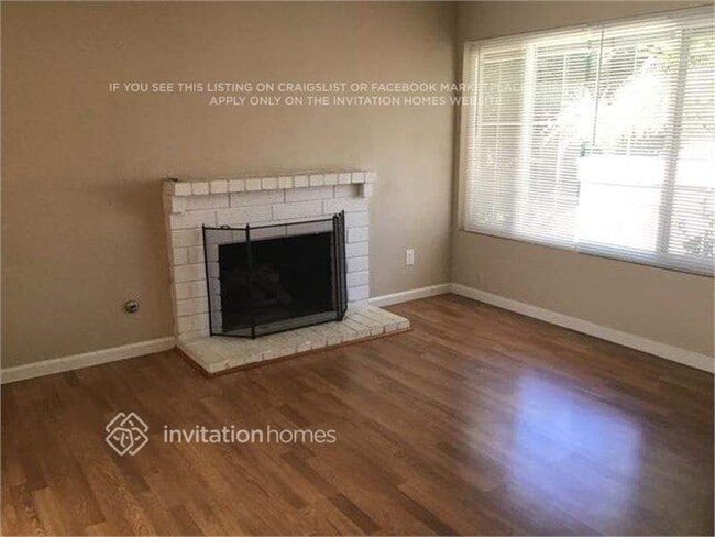 Building Photo - 11210 Lorenzo Dr
