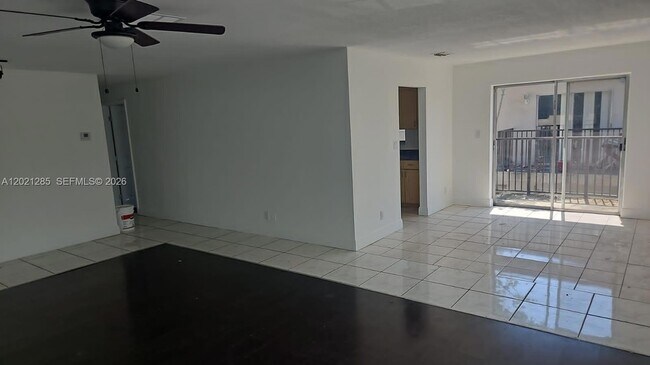 Foto del edificio - 5300 NW 18th Ct