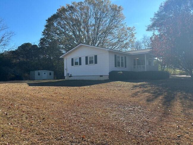 Foto del edificio - Beautiful 3 bedroom, 1.5 bathroom home on ...