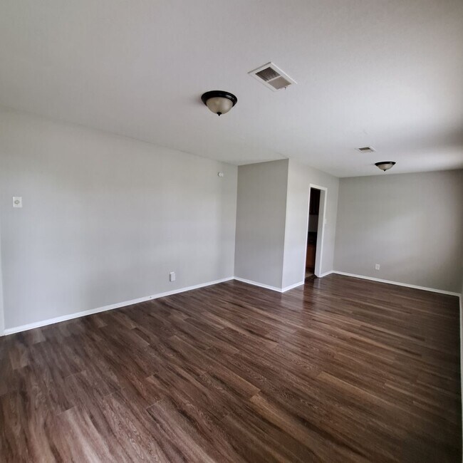 Foto del edificio - 264 E Holmes Rd