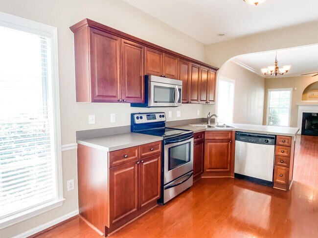 Foto del edificio - 2464 Ridgemont Dr