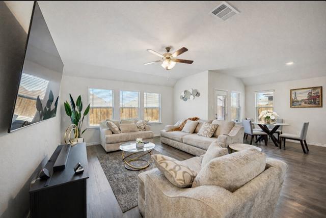 Foto del edificio - 9729 Gooseneck Dr